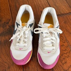 Nike Women's White and Purple Sneakers